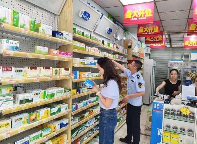 泸州市邻玉街道综合行政执法队：履职强监管 筑牢药械化安全防线